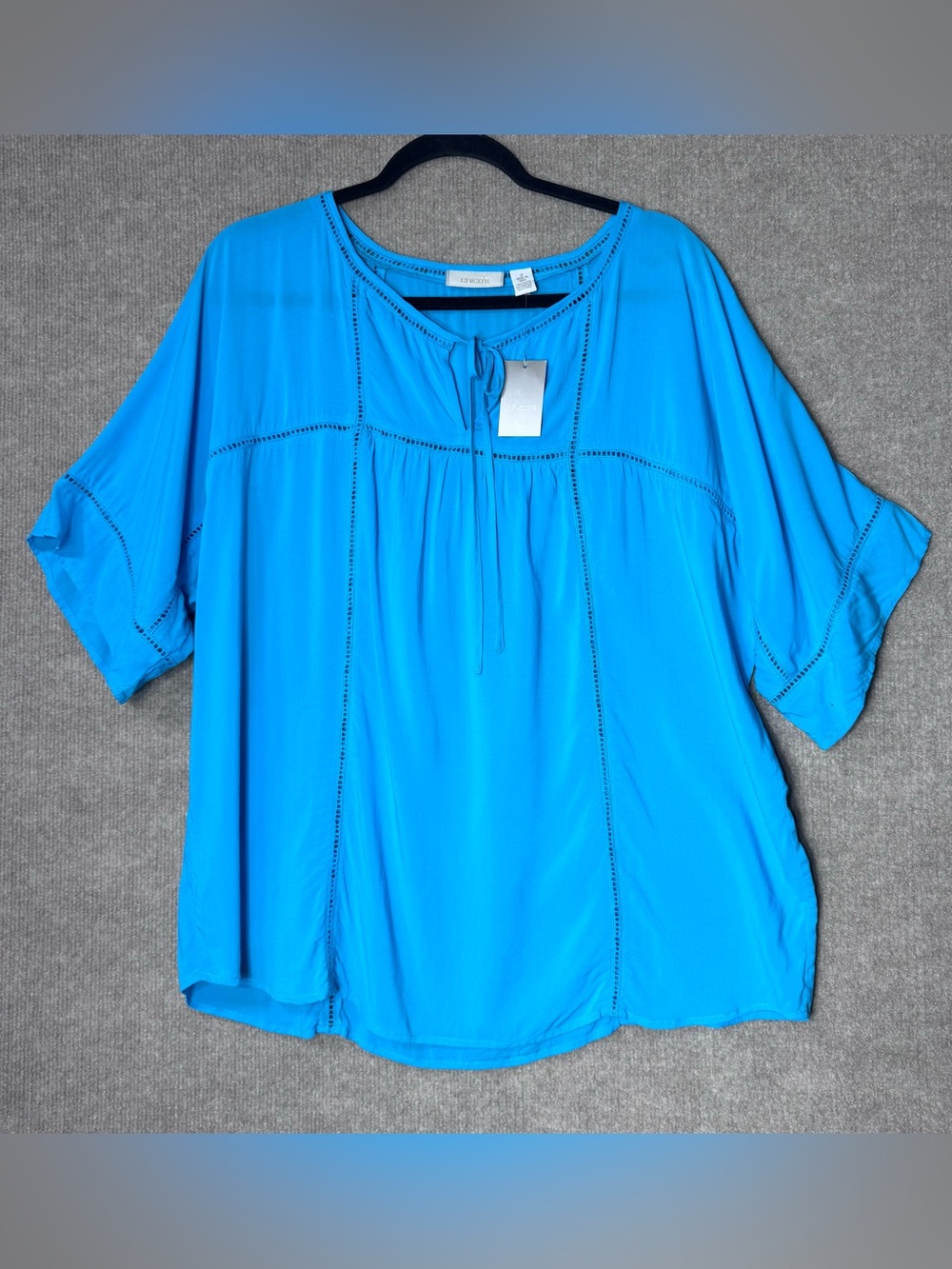Chico’s NWT Turquoise Blue Ladder Lace Tie Neck Boho Blouse Women’s Size 2 FLAW